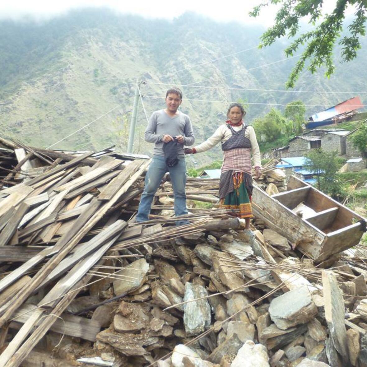 Profitieren von der Soforthilfe aus dem Bistum Augsburg: Bewohner des Dorfes Tipling. (Foto: Jesuitenmission)