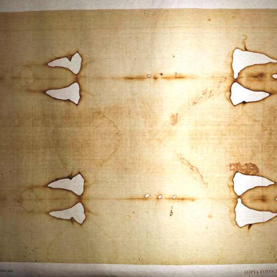 Die Kopie des Turiner Grabtuches in der Wanderausstellung der Malteser im Diözesanmuseum. (Foto: Malteser)