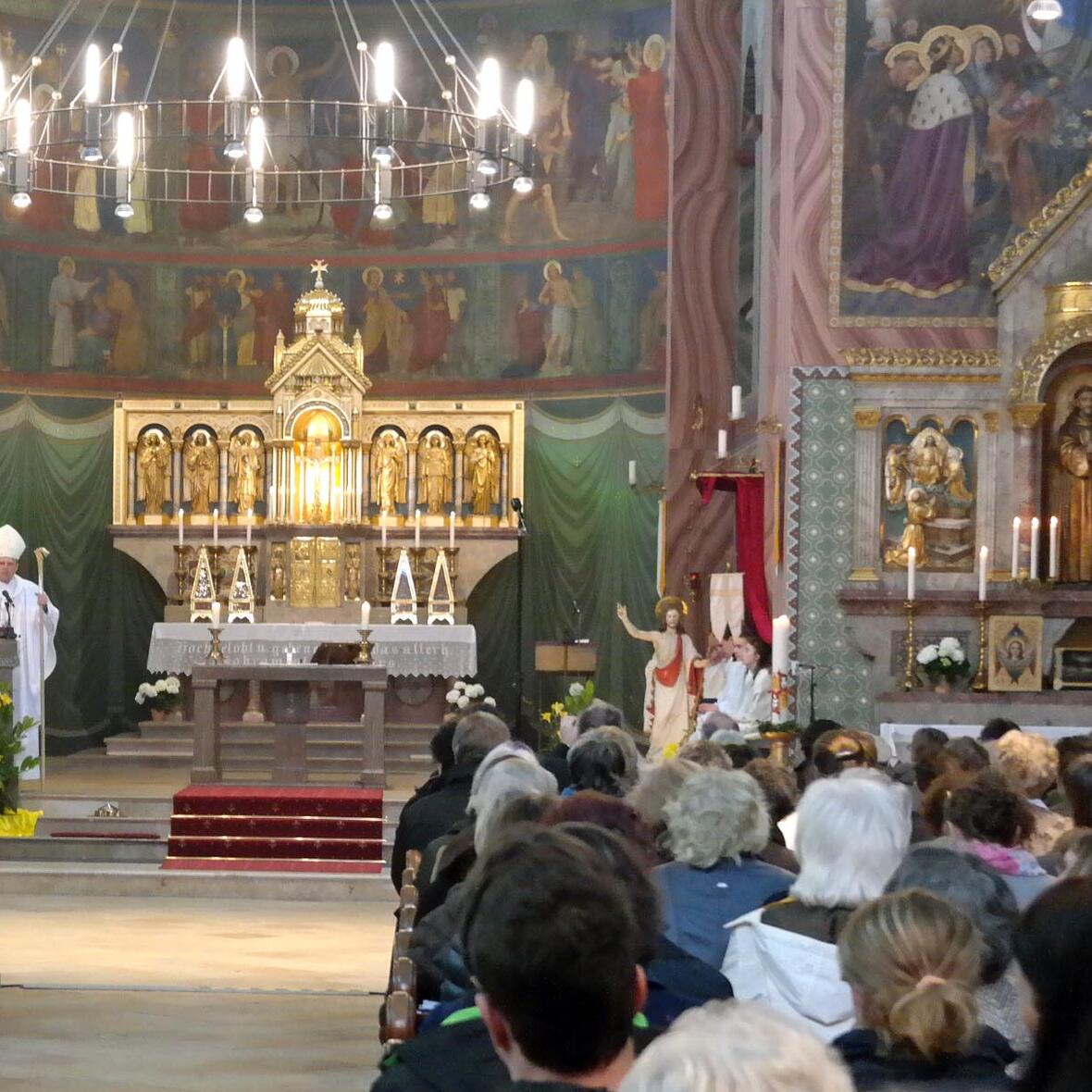 Weihbischof Wörner: "Ich freue mich sehr, dass diese Feier in Augsburg so großen Anklang gefunden hat“. (Fotos: Karl-Georg Michel/pba)