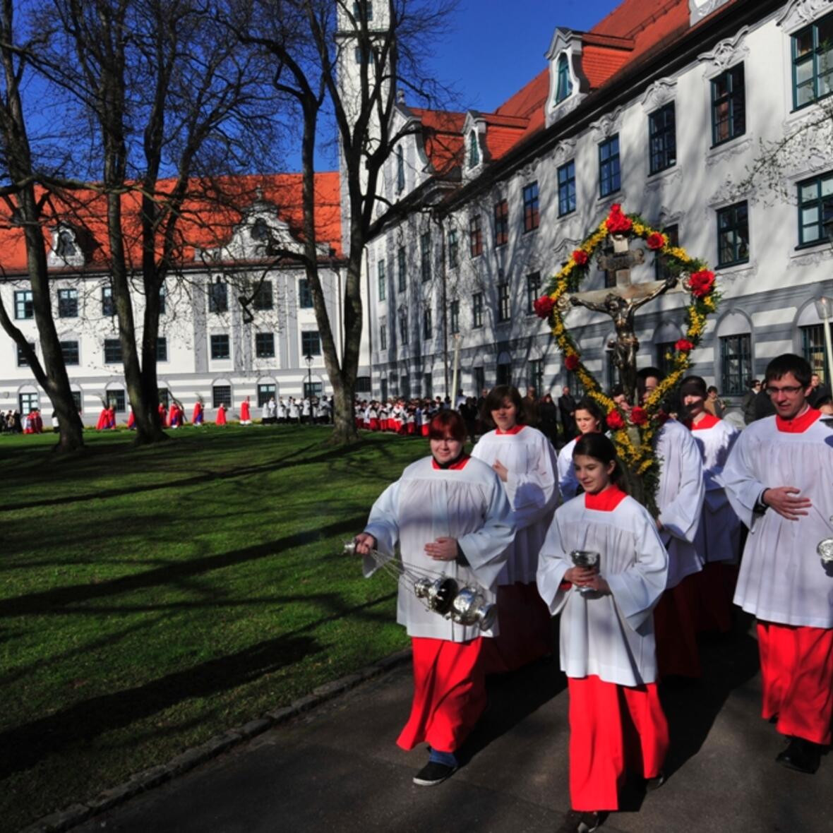 gottesdienste-in-der-karwoche-und-an-ostern1463364