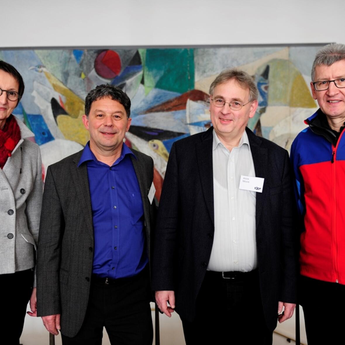 (v.l.) Dr. Dorothea Steinebach, Dr. Anton Schuster, Leiter der Abteilung Fortbildung im Bistum Augsburg, Dr. Alois Moos und Prof. Dr. Nik Klever von der Bergwacht Bayern. (Fotos: pba/Daniel Jäckel)