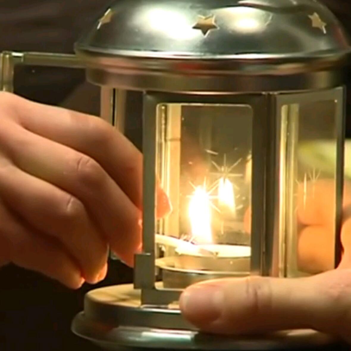 pfadfinder-bringen-friedenslicht-aus-bethlehem-nach-augsburg1371925