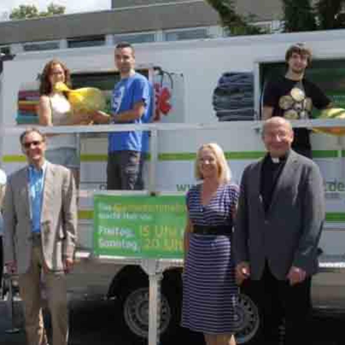 aktion-hoffnung-neues-kleidersammelmobil-tourt-ab-sofort-durch-das-bistum-augsburg1215029