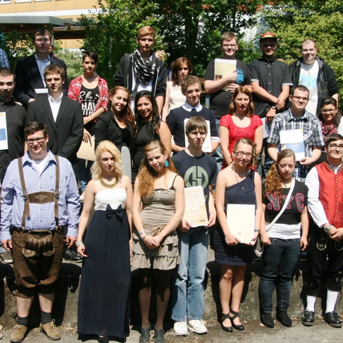 Die erfolgreichen Absolventen aus Dürrlauingen (Foto: KJF/Schreiber).