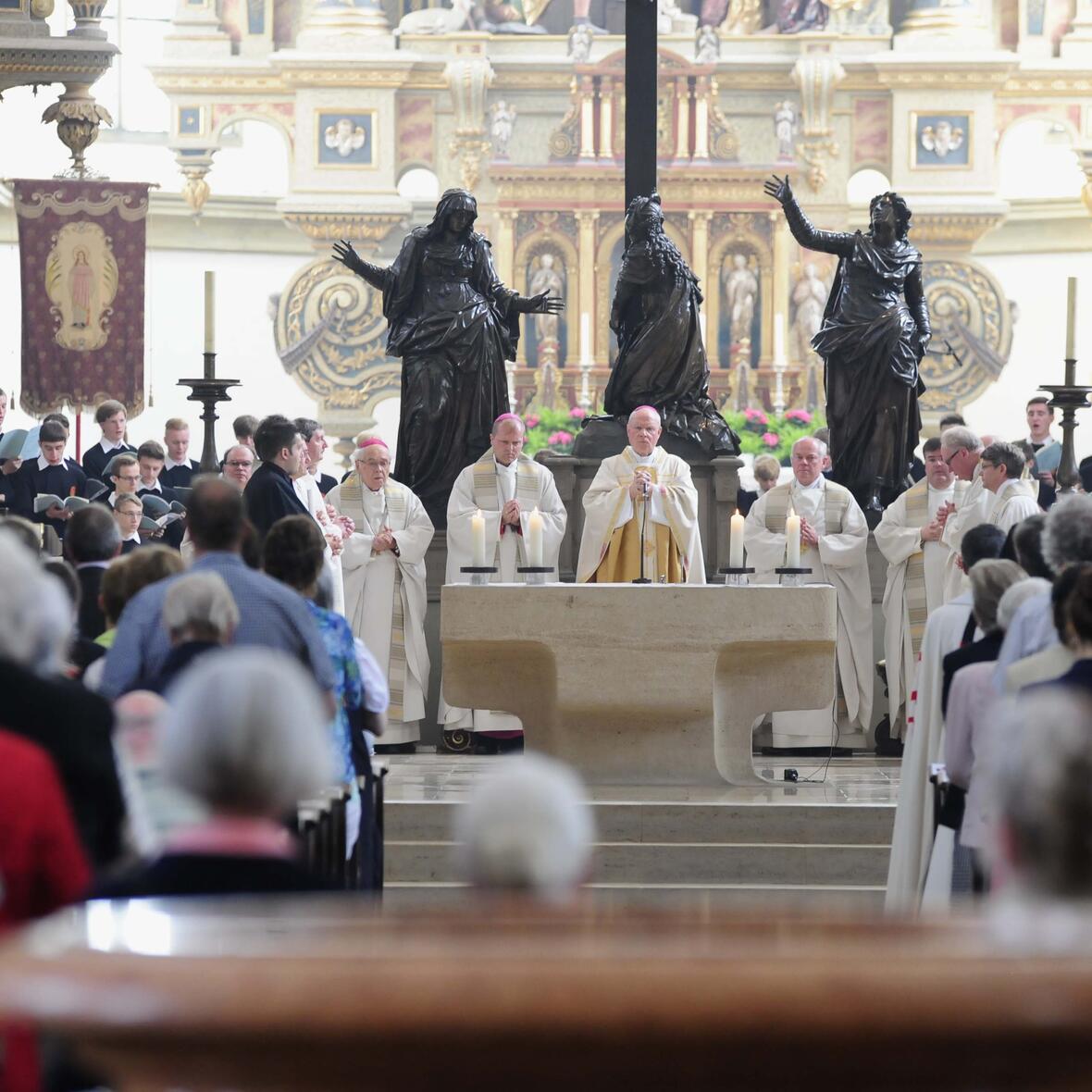 pontifikalamt-zum-hochfest-des-heiligen-ulrich-fuer-bischof-konrad-ist-und-bleibt-die-botschaft-des-heiligen-lebendig1201991