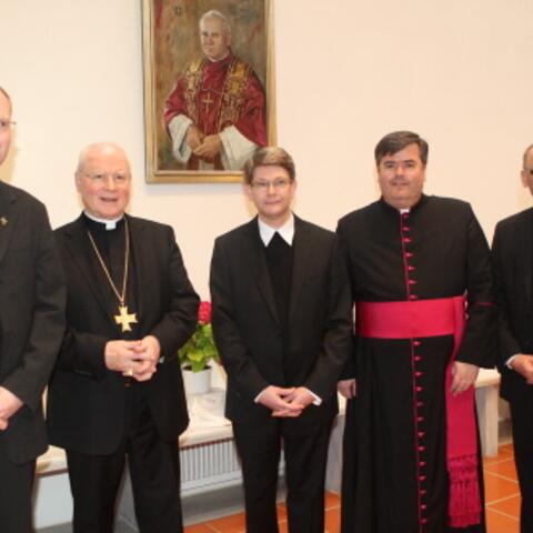 von links: Subregens Albert Wolf, Bischof Dr. Konrad Zdarsa, Regens Domkapitular Dr. Michael Kreuzer, Generalvikar Monsignore Harald Heinrich, Spiritual Dr. Michael Lechner (Foto: Annette Zoepf, pba)