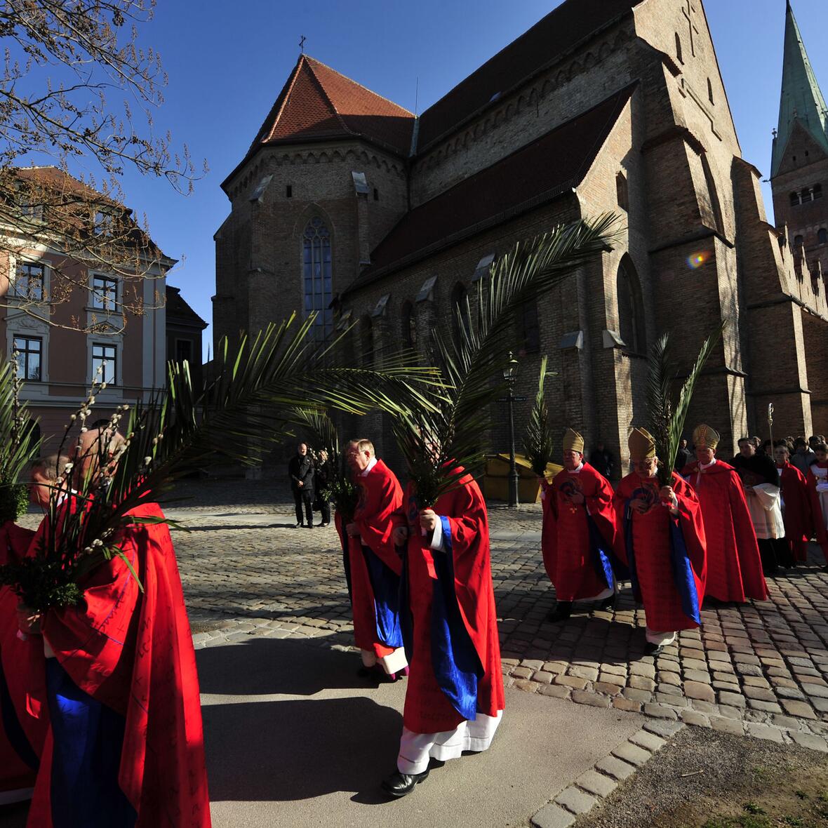 gottesdienste-in-der-karwoche-und-an-ostern-im-hohen-dom1161866