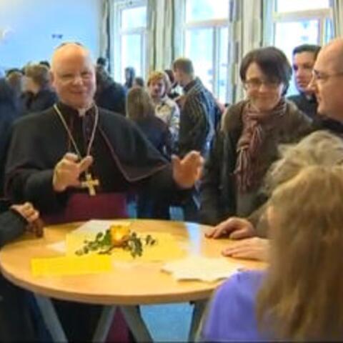 bischof-konrad-begegnet-in-der-pfarrei-christus-unser-friede-seinem-bischoeflichen-wahlspruch1120775
