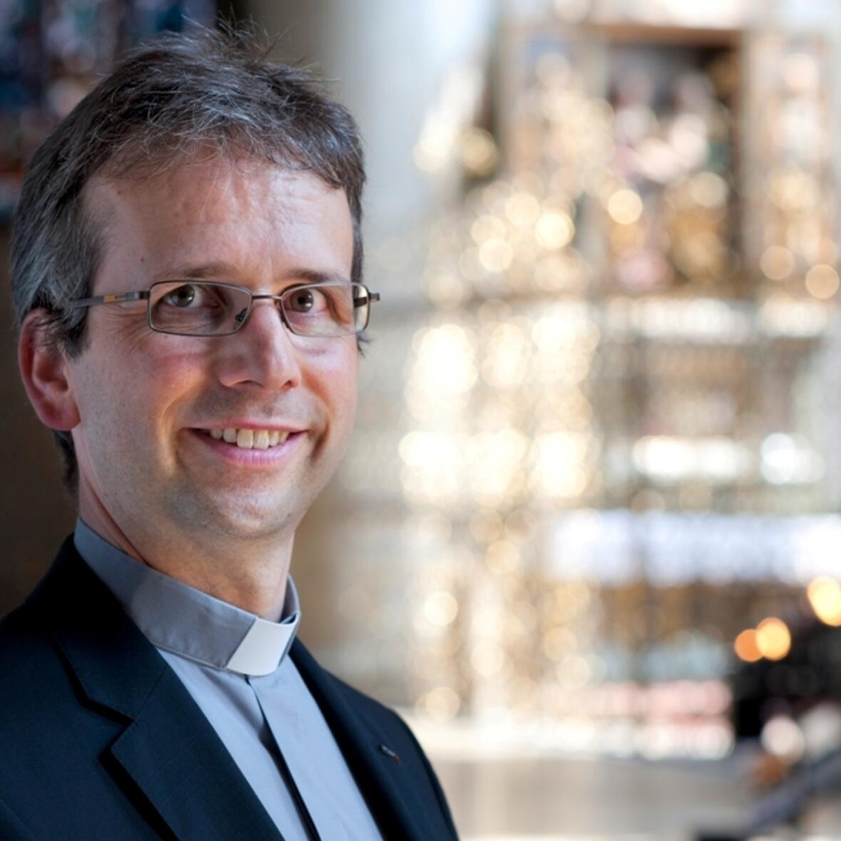 von-gott-getragen-und-gefuehrt-der-neue-dompfarrer-armin-zuern-im-portraet1028716