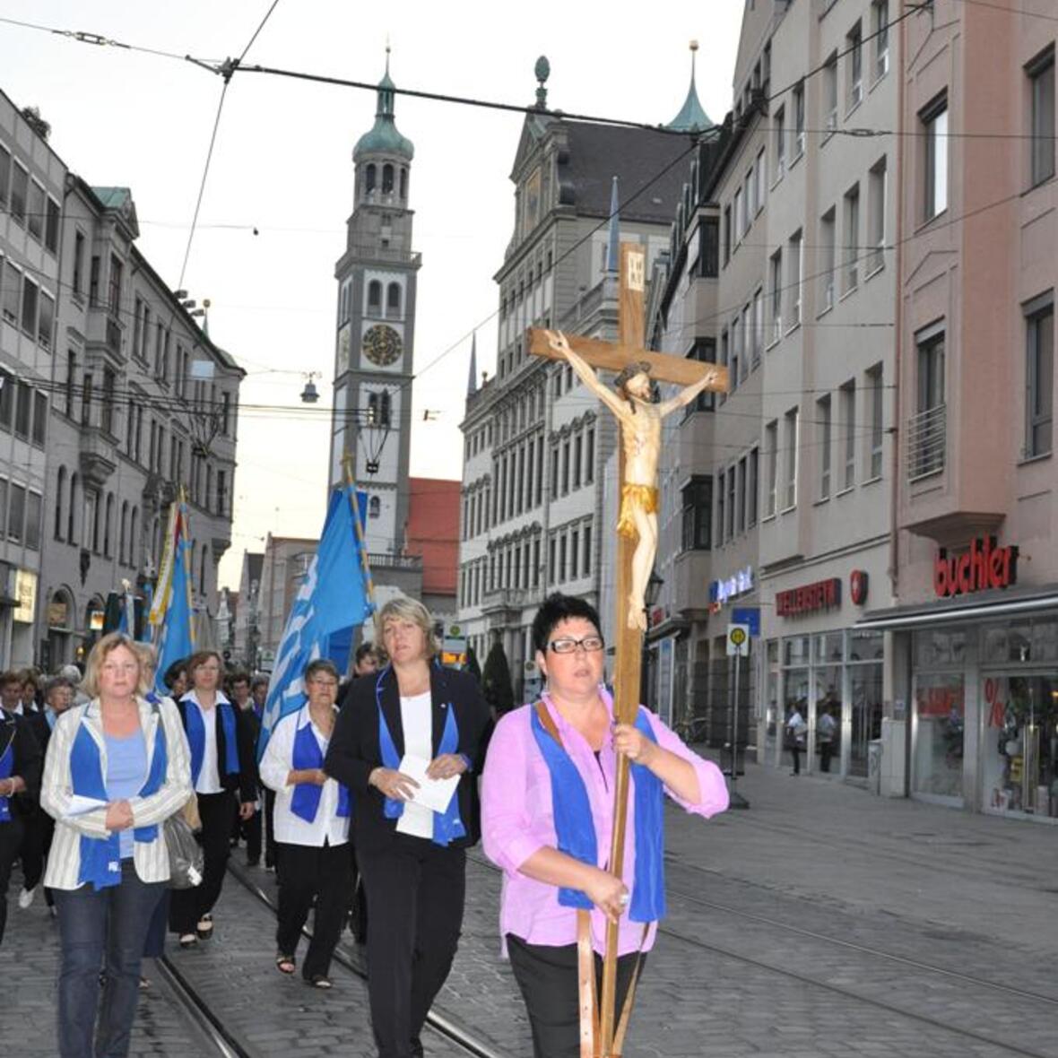 frauenwallfahrt-in-der-ulrichswoche-unter-den-pilgern-war-auch-bischof-konrad981479