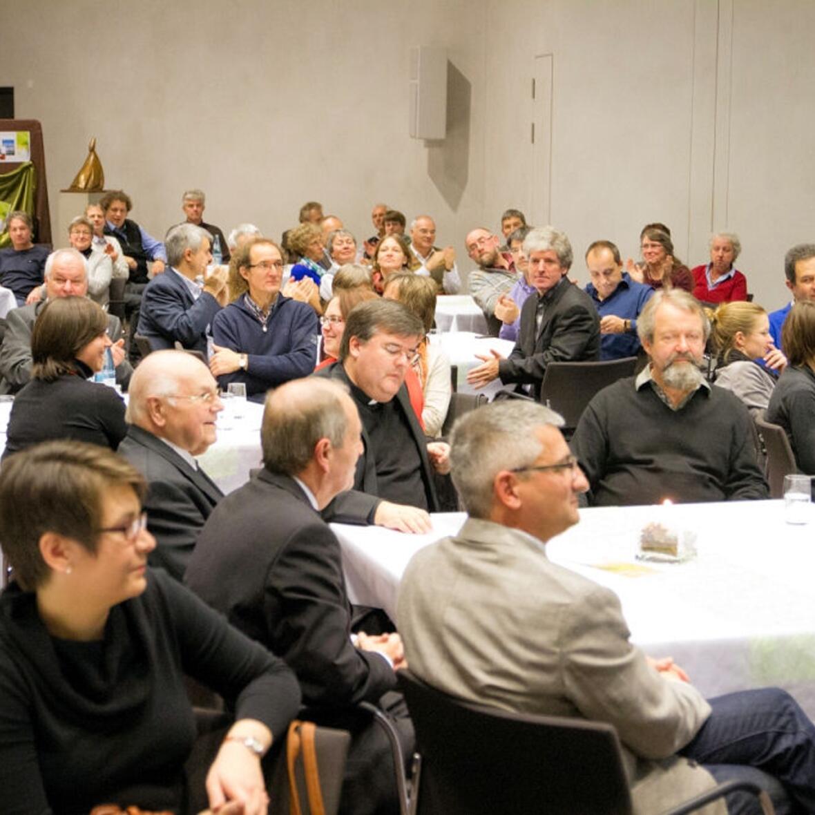 verwurzelt-lebensnah-weltoffen-40-jahre-pastoralreferenten-im-bistum-augsburg1086687