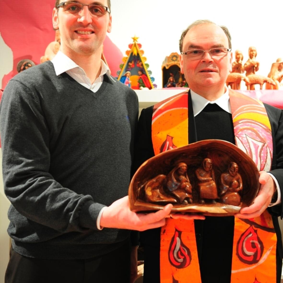 Klaus Prestele, Geschäftsführer der aktion hoffnung und Domdekan Prälat Dr. Bertram Meier (v. links)