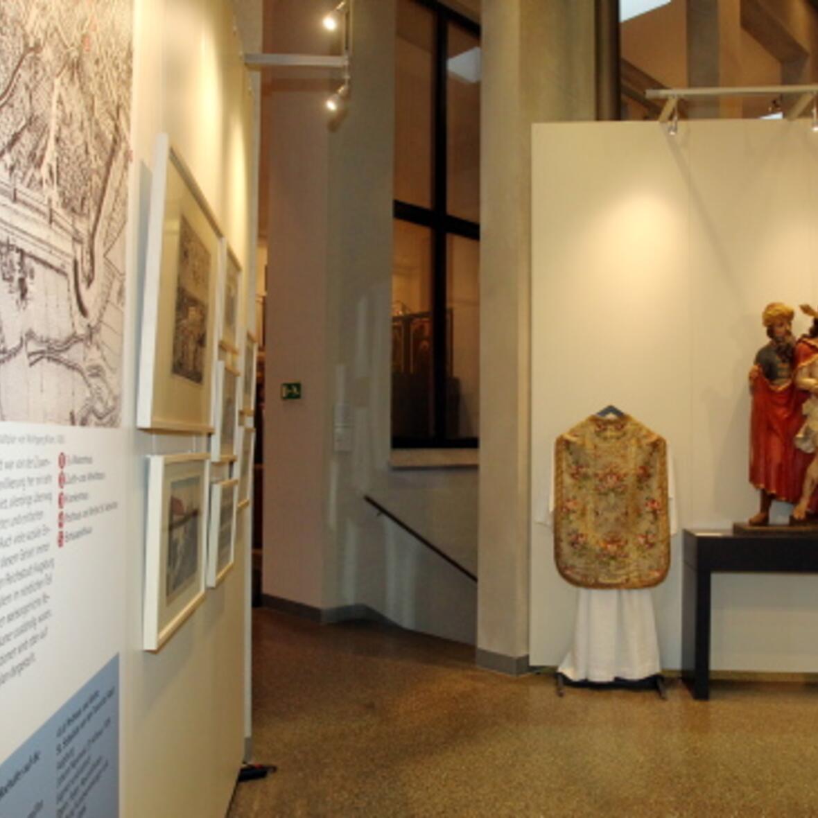 themenfuehrung-und-vortrag-zur-sonderausstellung-barfuss-vor-st-max-im-dioezesanmuseum1057660