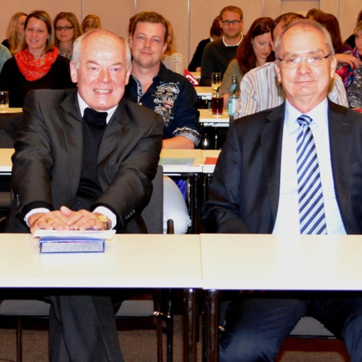 neue-lehrkraefte-des-schulwerks-bilden-sich-fort-weihbischof-losinger-dank-und-segen-fuer-die-zukunft1046541