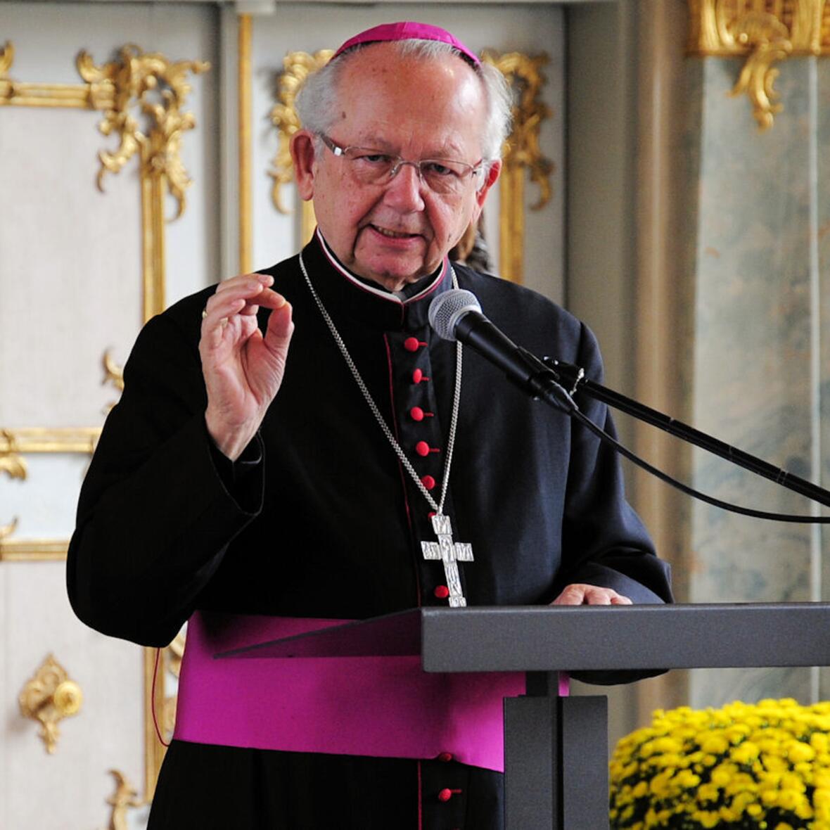 Ebenfalls "Weggefährte" in einer Marianischen Kongregation: Der emeritierte Bischof Joachim Reinelt von Dresden-Meißen als Referent bei der 100-Jahr-Feier.