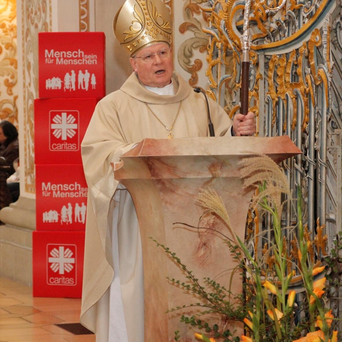 Bischof Dr. Konrad Zdarsa ermutigte die Sammlerinnen und Sammler zu ihrem wichtigen Dienst in der Kirche. (Bild: Caritas)