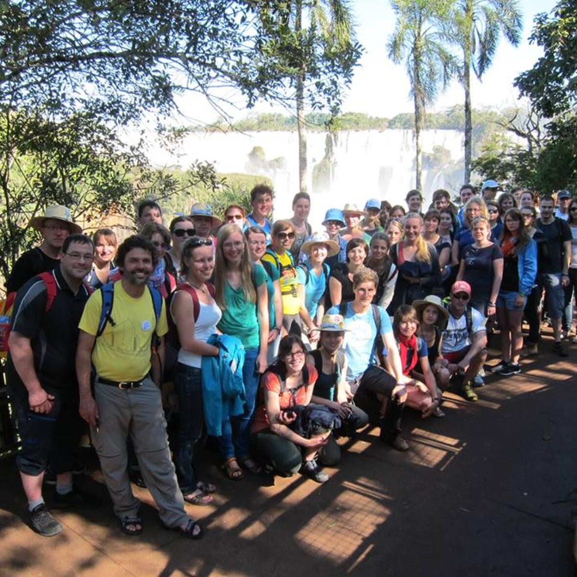 gelandet-in-brasilien-augsburger-weltjugendtagsgruppe-unterwegs-nach-rio987125