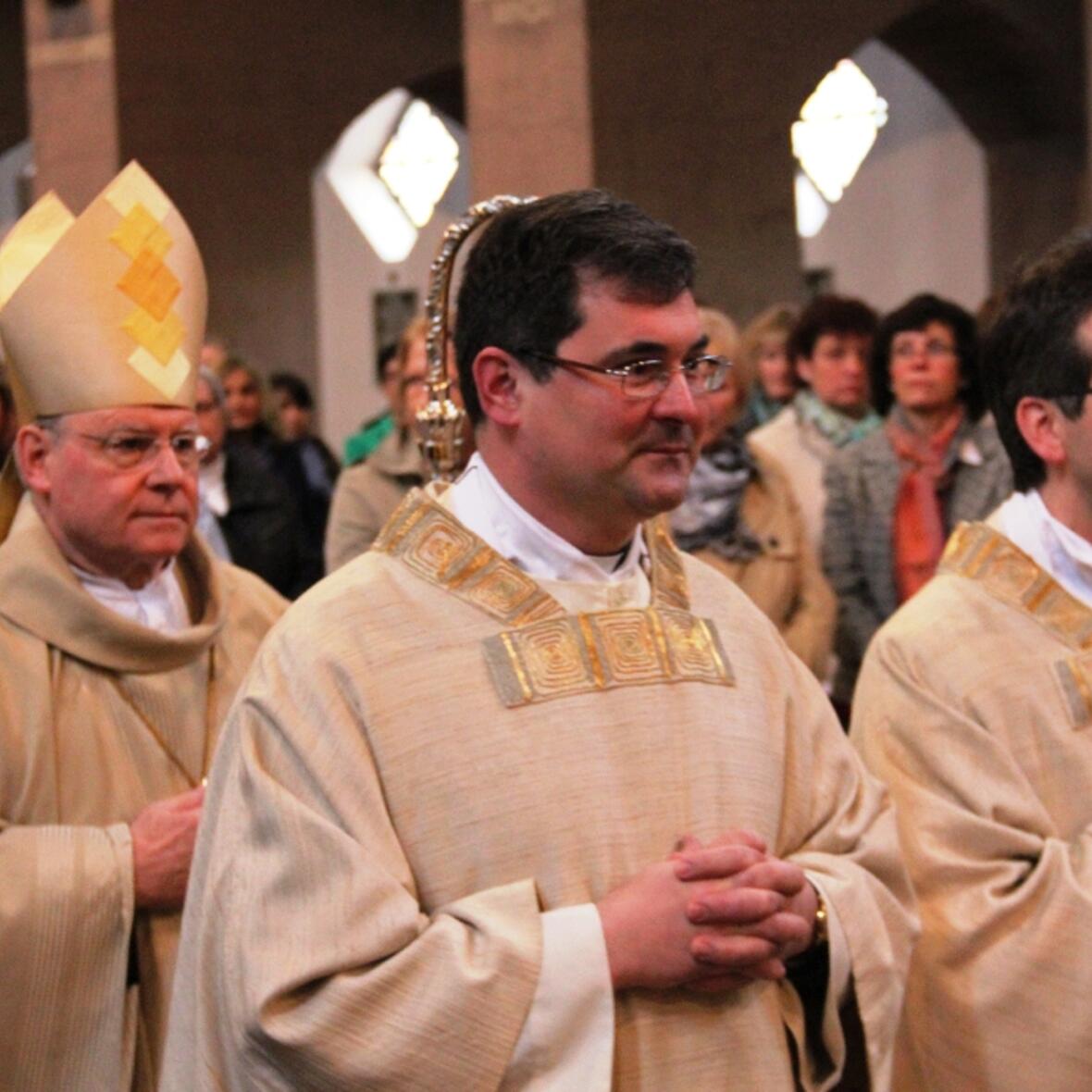 (v.l.): Bischof Dr. Konrad Zdarsa, Diözesan-Caritasdirektor Pfarrer Dr. Andreas Magg und der Direktor der Katholischen Jugendfürsorge Domkapitular Armin Zürn feierten gemeinsam den Festgottesdienst zum 50-jährigen Jubiläum des Referates Kindertagesstätten beim Caritasverband für die Diözese Augsburg e.V. Foto: Caritas