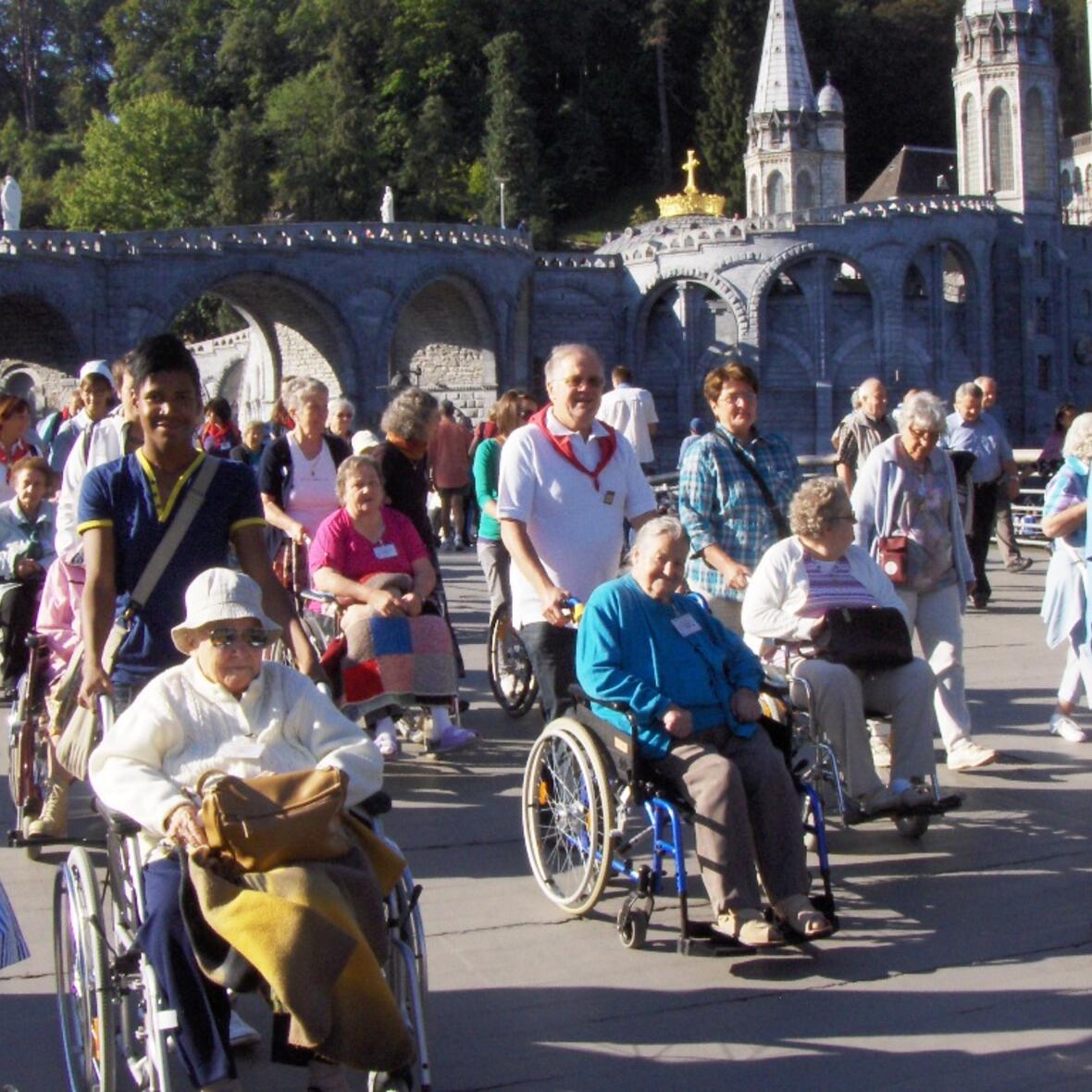wir-sind-mit-unserer-krankheit-nicht-allein-traditionelle-gemeinschaftswallfahrt-der-dioezesen-augsburg-und-passau-nach-lourdes938942