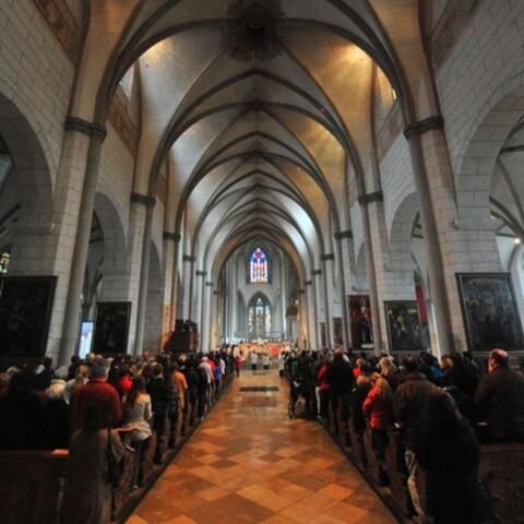 kar-und-ostertage-im-hohen-dom-zu-augsburg928440