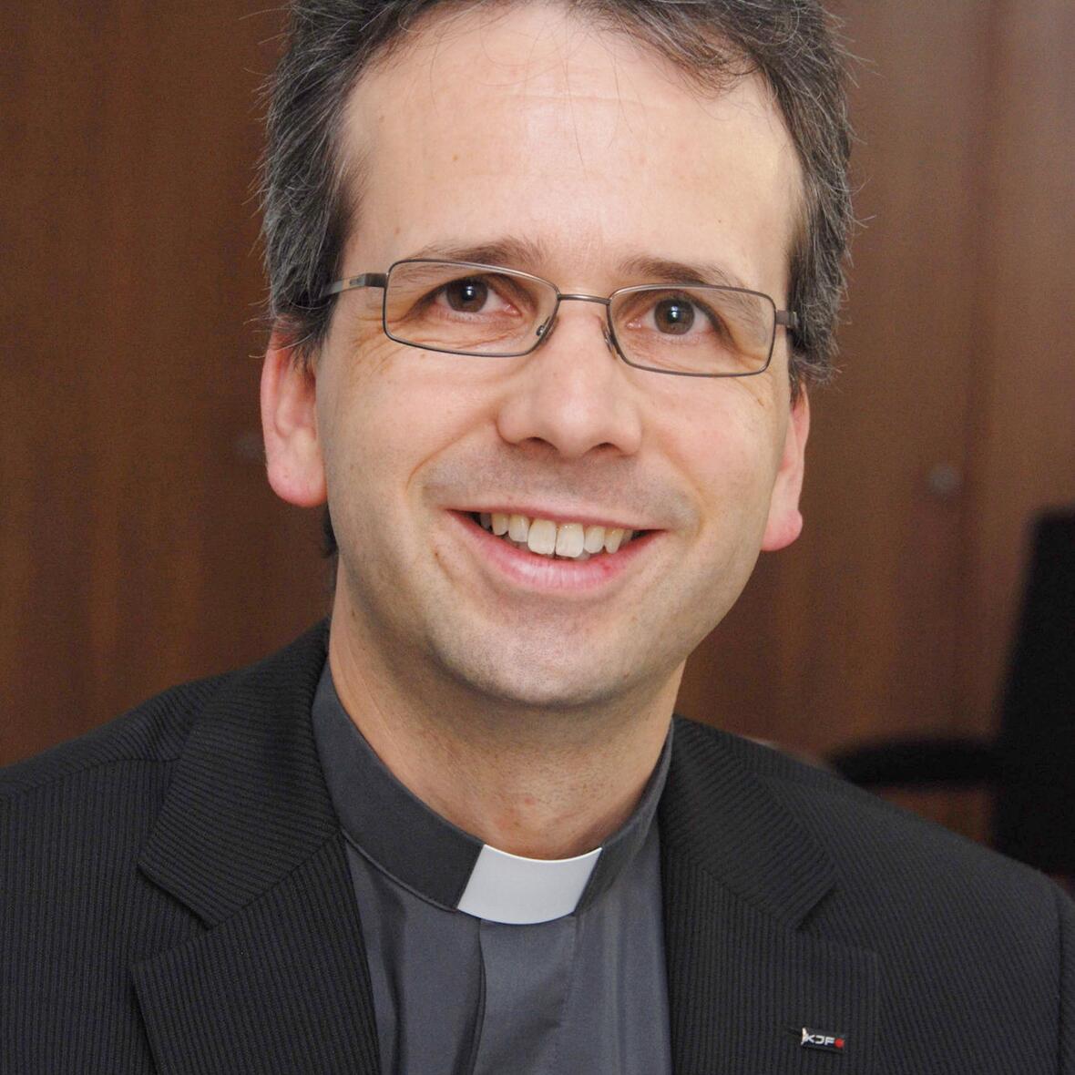 Zum Domkapitular gewählt: Domvikar Armin Zürn.