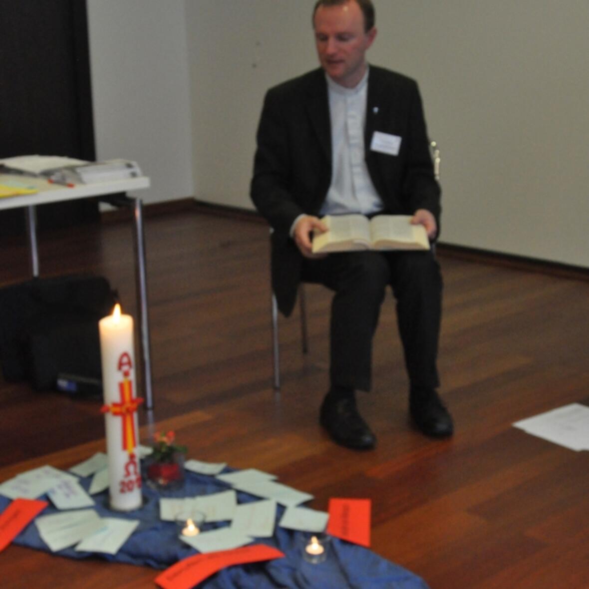 Pfarrer Bernhard Waltner bei seinem Workshop zur individuellen Glaubensbegleitung Jugendlicher