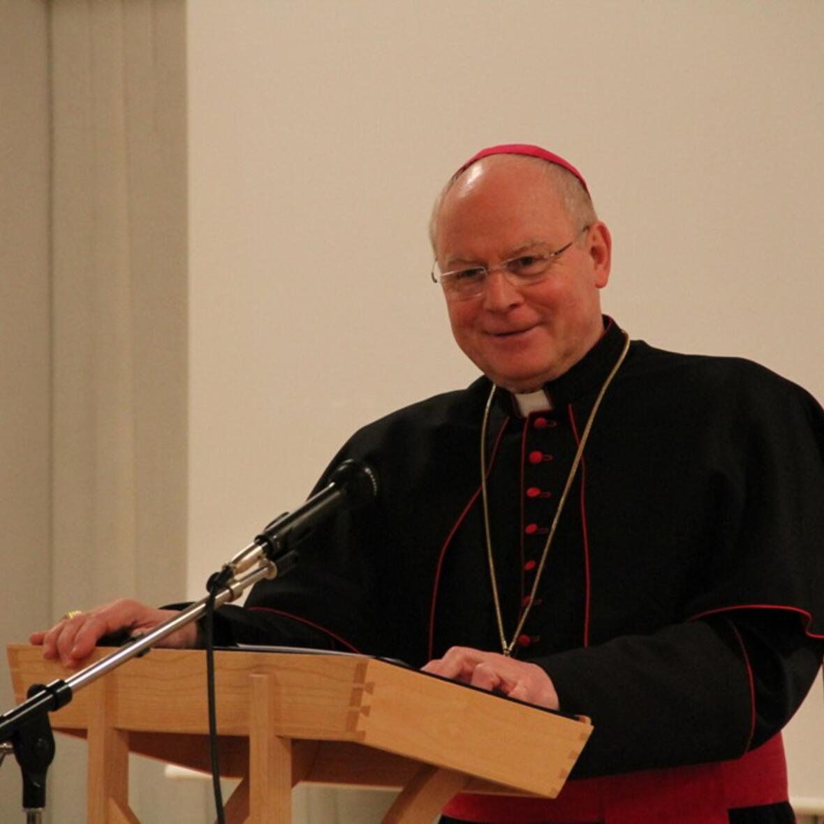 Bischof Konrad beim Treffen mit den Gottesdienstbeauftragten in Dillingen