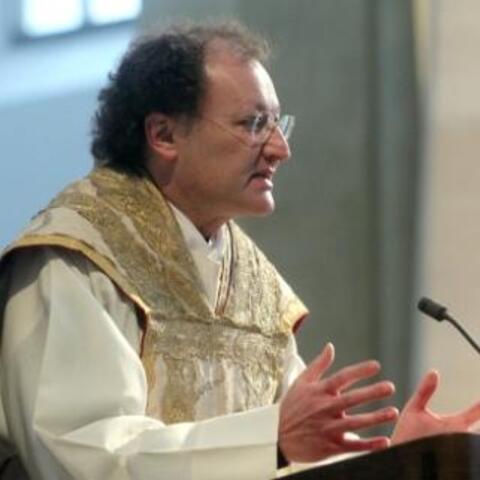 Domkapitular Monsignore Dr. Wolfgang Hacker zelebrierte den Festgottesdienst zum 90. Jubiläum der Pfarrhausfrauen in der Diözese Augsburg.