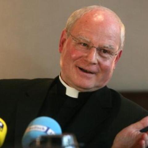 Bischof Dr. Konrad Zdarsa während der Pressekonferenz am 14. September 2010 in Augsburg