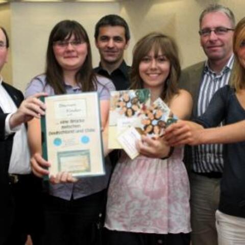V.l. Domkapitular Prälat Dr. Bertram Meier, FW ( Freiwillige ) Lena Krause, Karl Wolf ( Fachbereich für Freiwilligendienste ), FW Marietta Ratzinger, Manfred Steger ( 1. Vors. Sternenkinder e.V. ), FW Katharina Schaber. 