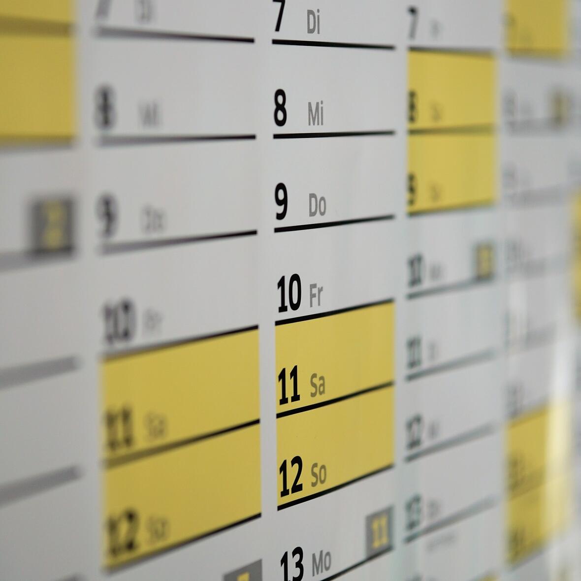 Wandkalender mit Zeilen für die einzelnen Wochentage 