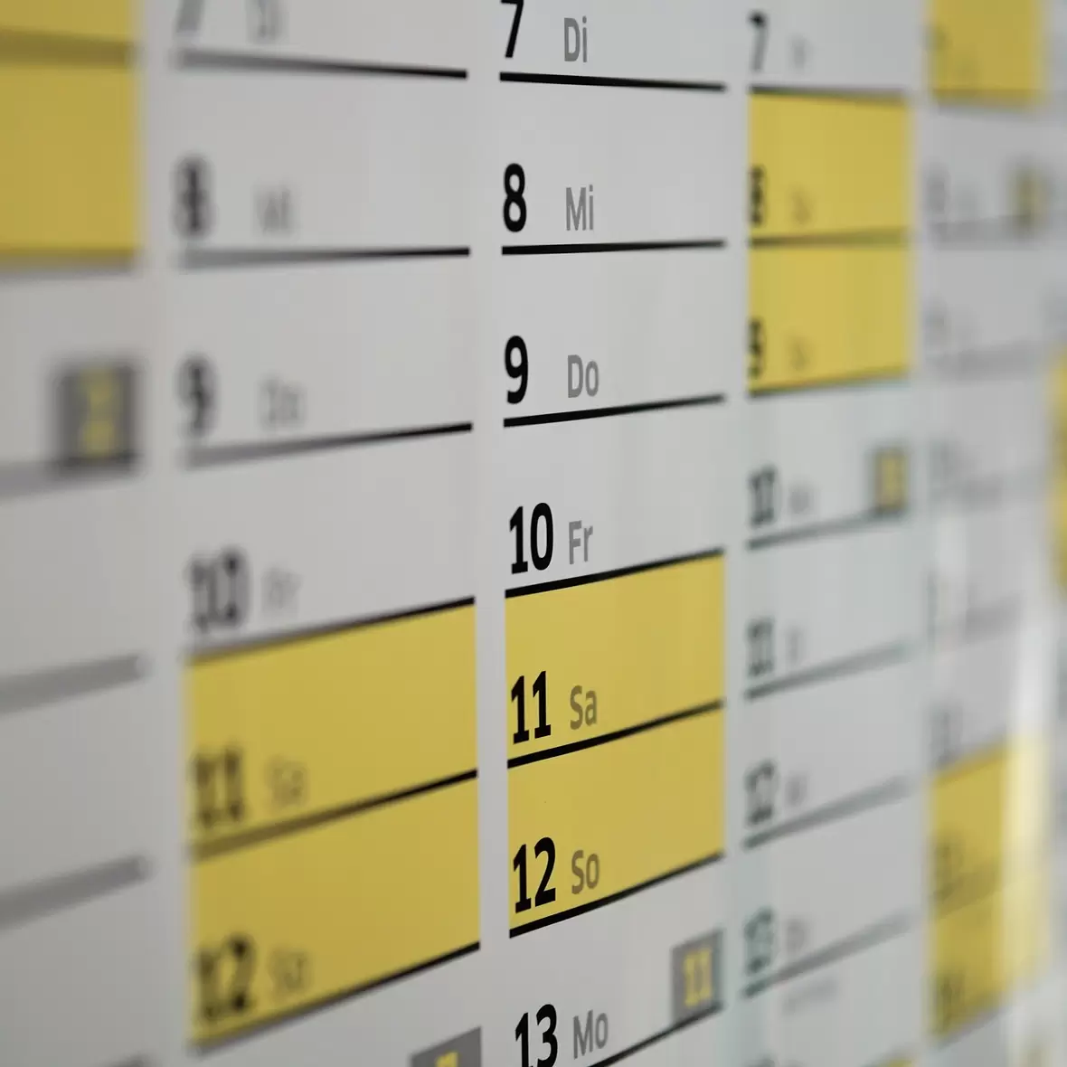 Wandkalender mit Zeilen für die einzelnen Wochentage 