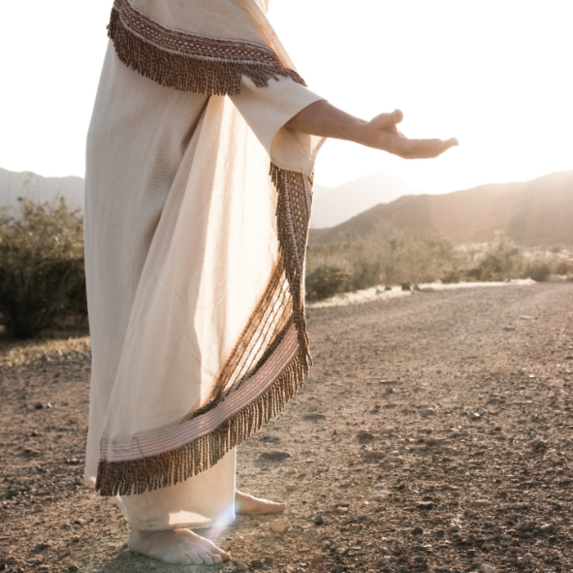 sandra_jesus-reaching-out