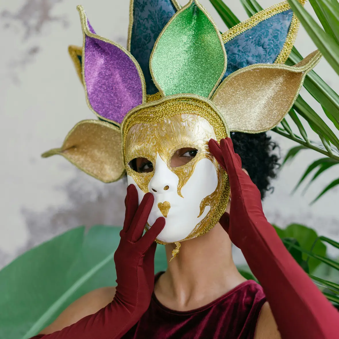 katharina_hinter-der-maske_pexels-mikhail-nilov-9391489