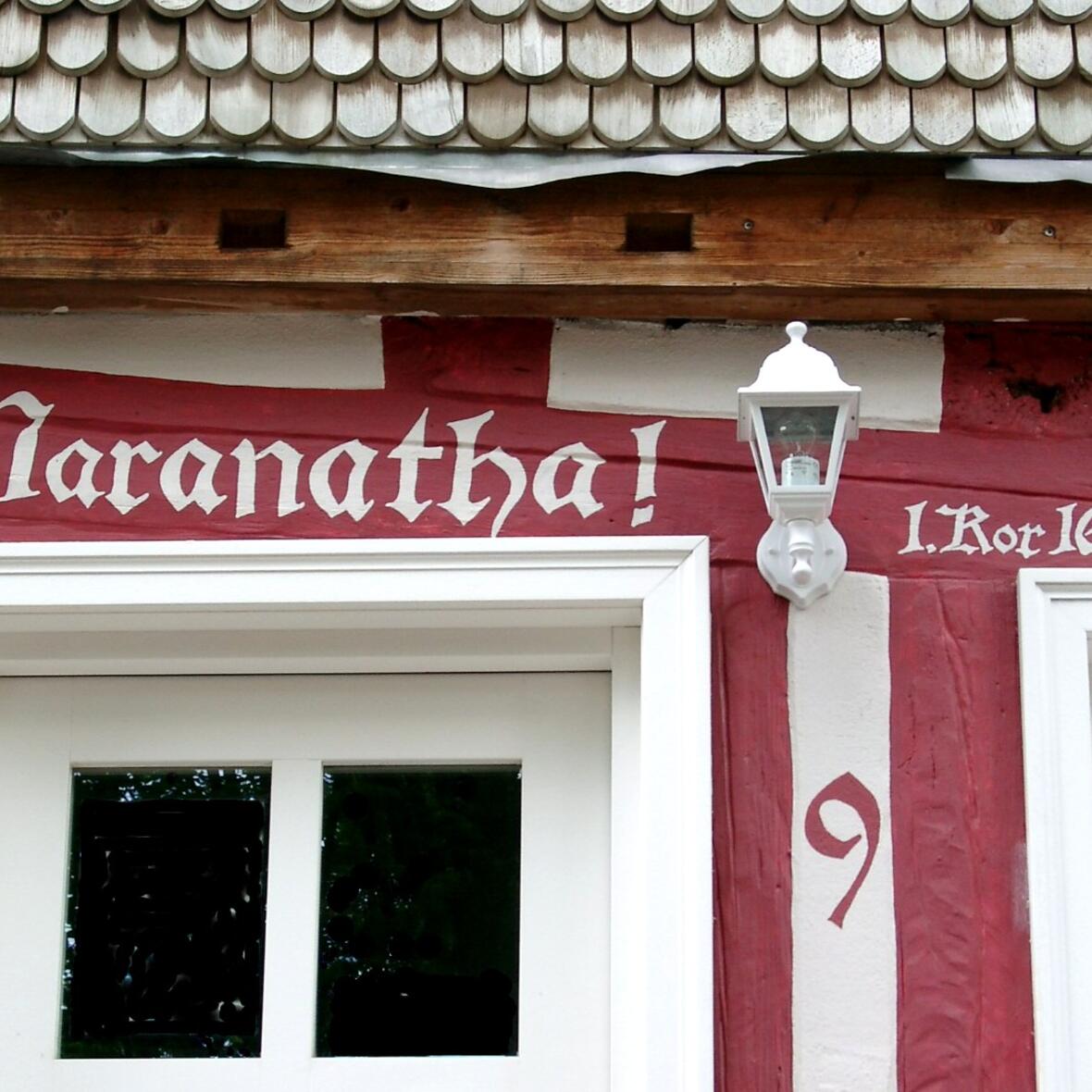 maria-maranatha-11547_hausinschrift_02_by_friedbert_simon_pfarrbriefservice