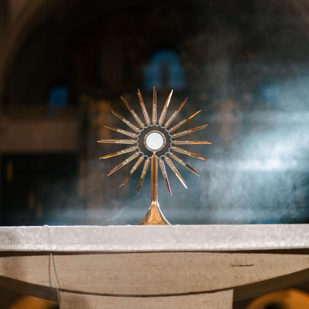 Jesus im allerheiligsten Sakrament des Altares bei Adoratio 