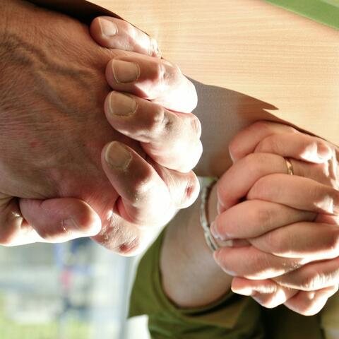 haende-auf-dem-kopf-pixabay