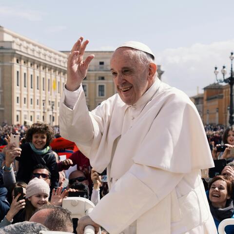 Papst Franzikus ist Evangelisierung ein Herzensanliegen. Er wünscht sich eine Kirche, die an die Ränder geht. 